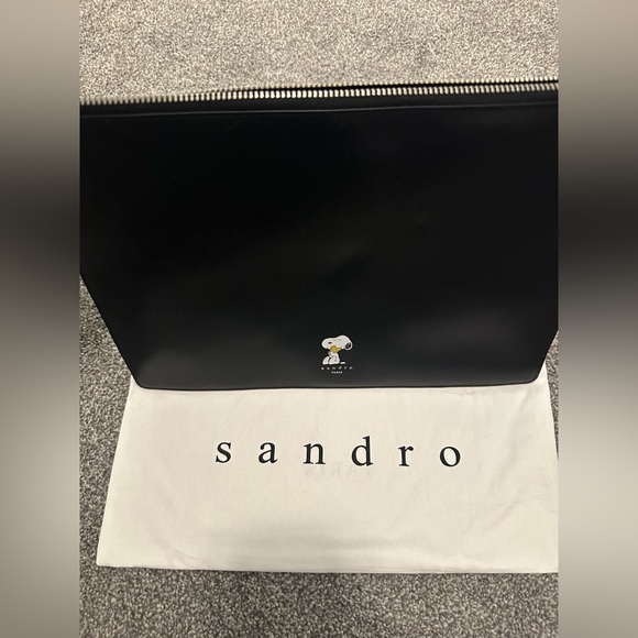 SANDRO X PEANUTS SNOOPY LEATHER POUCH - Picture 2 of 3